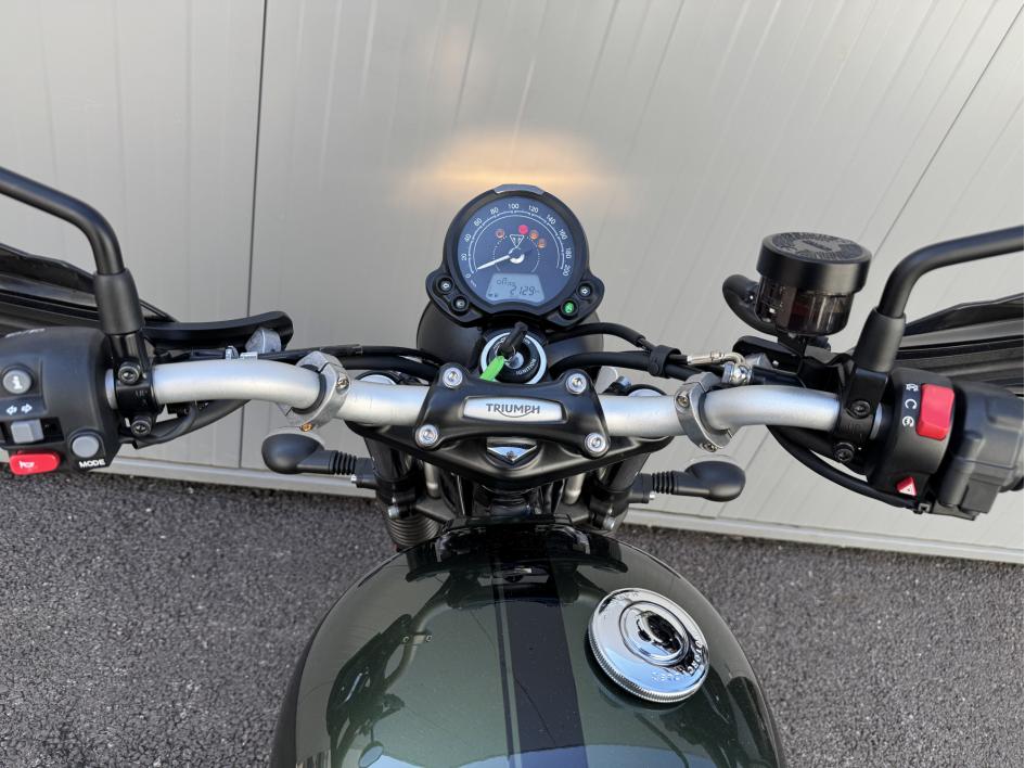 TRIUMPH SCRAMBLER 900 - Chrome Edition