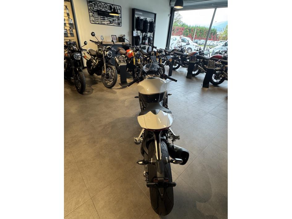 TRIUMPH SPEED TRIPLE 1200 RR