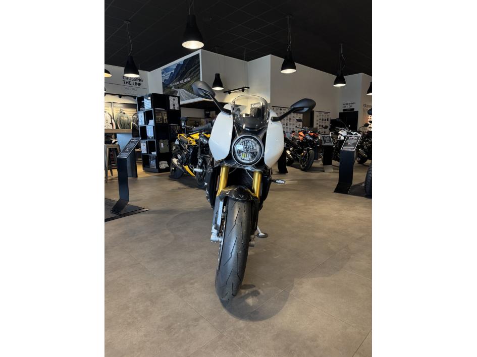 TRIUMPH SPEED TRIPLE 1200 RR