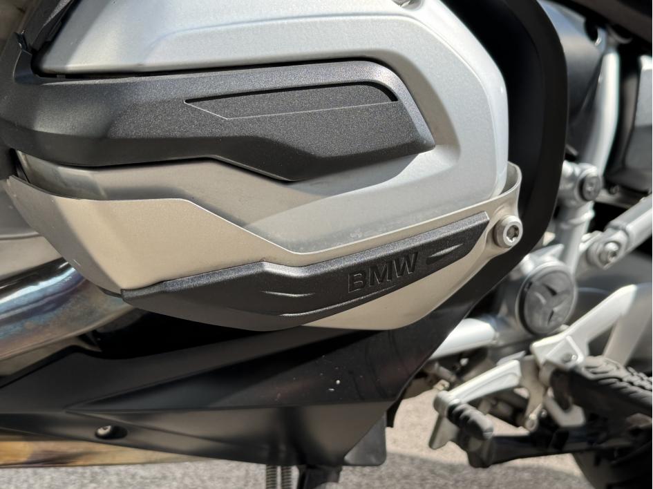 BMW R 1200 RT - coloris Ebony Mettalic