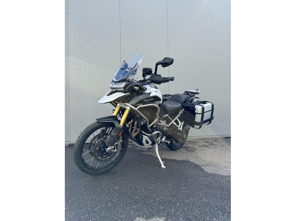 TRIUMPH TIGER 1200 RALLY EXPLORER