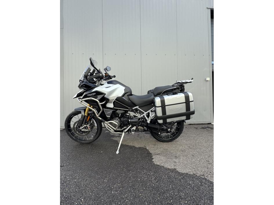 TRIUMPH TIGER 1200 RALLY EXPLORER