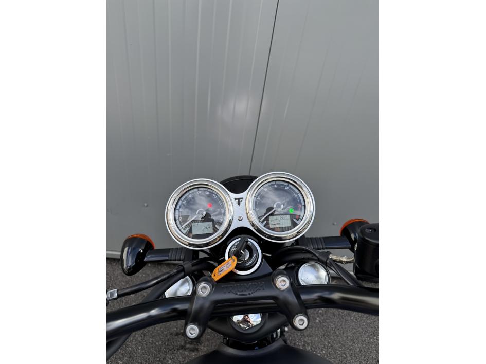 TRIUMPH Bonneville T120 Black