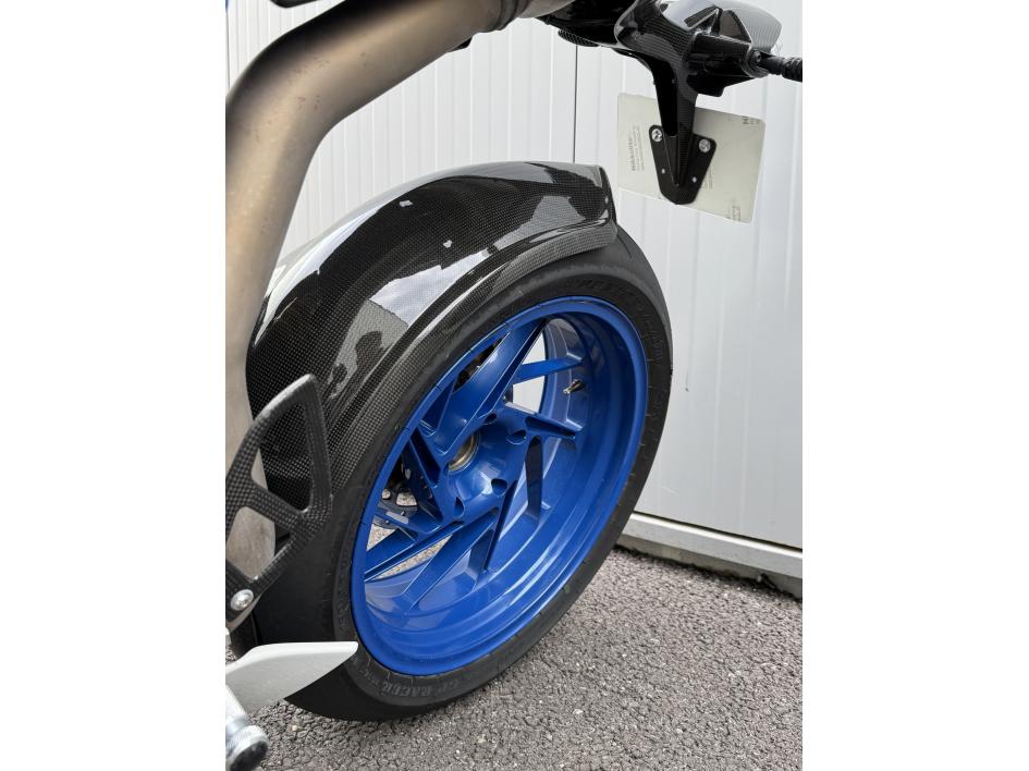 BMW HP2 SPORT