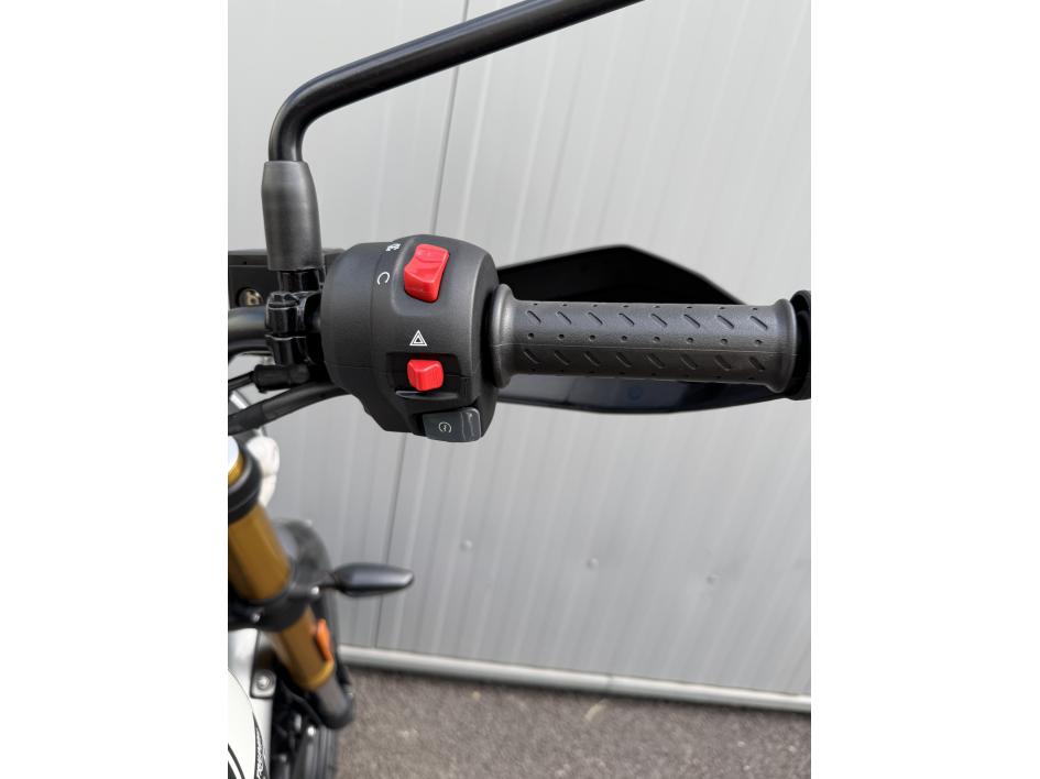 TRIUMPH Scrambler 400 X