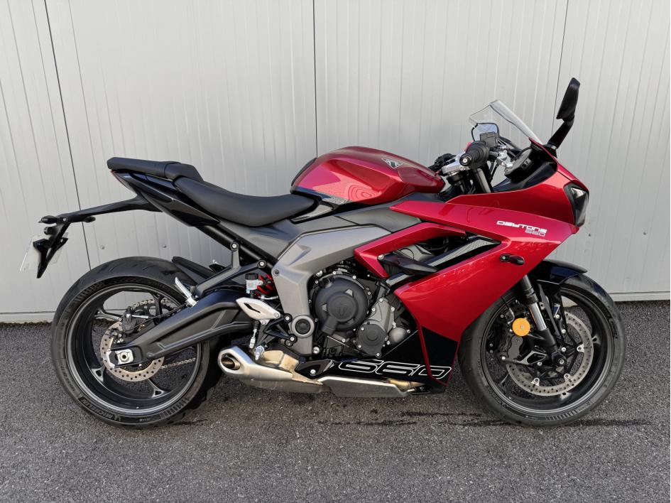 TRIUMPH DAYTONA 660 BRIDEE A2