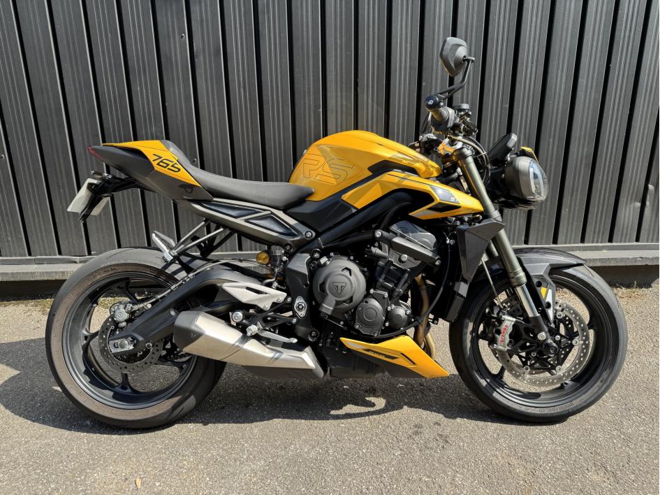 TRIUMPH STREET TRIPLE 765 RS - Cosmic Yellow
